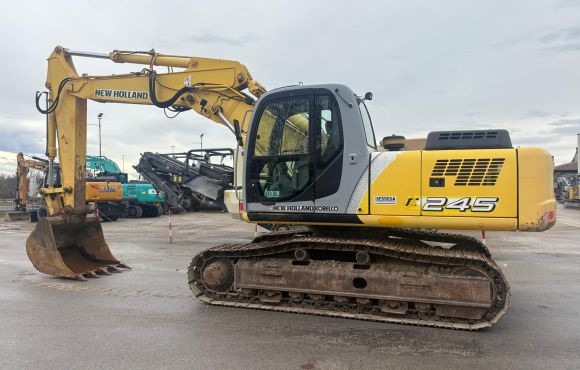 NEW HOLLAND E245